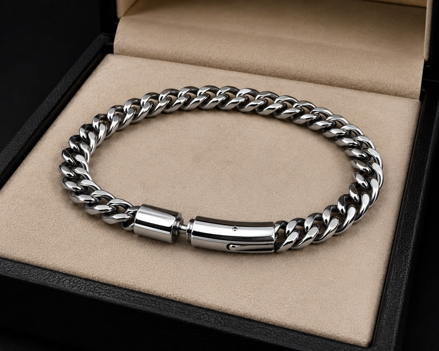 Stainless steel cuban link bracelet with a push button